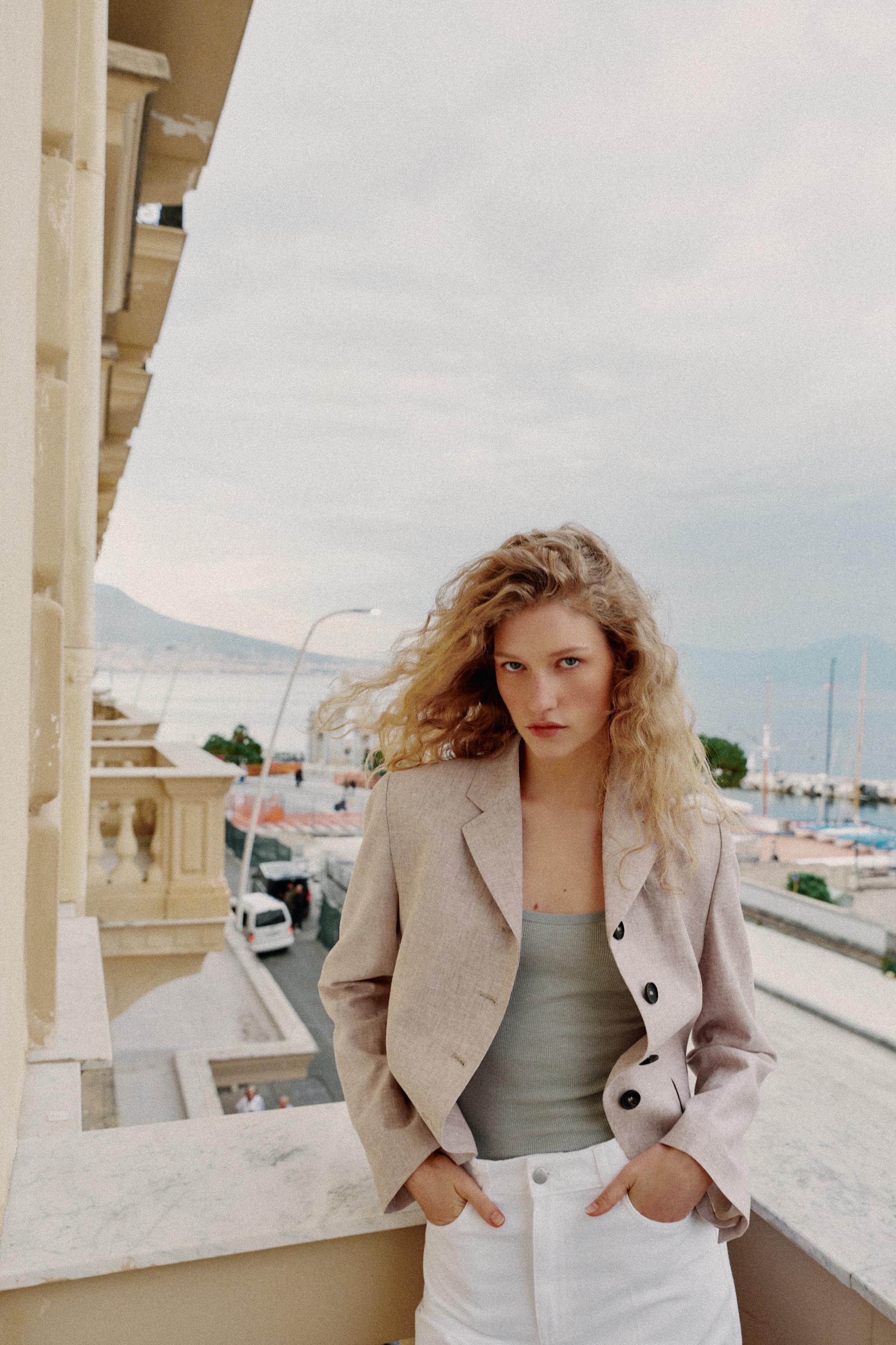 STRAIGHT CUT LINEN BLAZER WITH DARTS